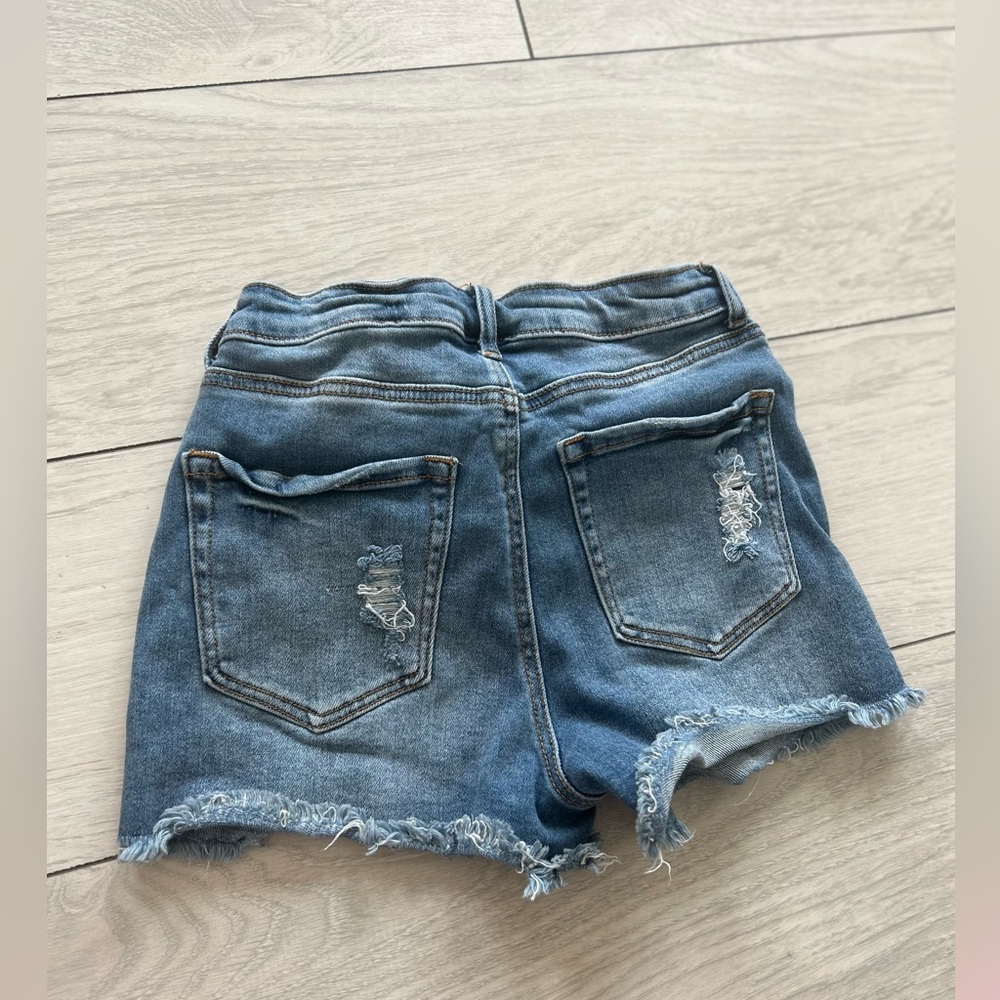 Shorts - Picture 3 of 3